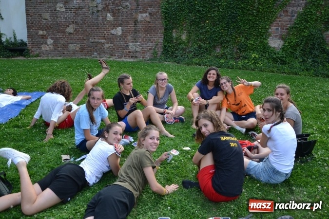 Zdjęcie w galerii na portalu naszraciborz.pl: Światowe Dni Młodzieży na Zamku Piastowskim w Raciborzu - koncertowały Armia Dzieci i Przecinek  wiadomości z regionu