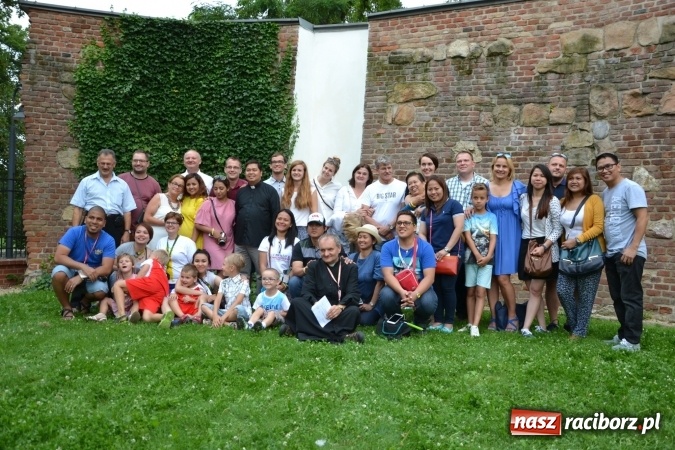 Zdjęcie w galerii na portalu naszraciborz.pl: Światowe Dni Młodzieży na Zamku Piastowskim w Raciborzu - koncertowały Armia Dzieci i Przecinek  wiadomości z regionu