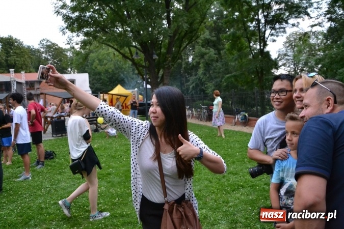 Zdjęcie w galerii na portalu naszraciborz.pl: Światowe Dni Młodzieży na Zamku Piastowskim w Raciborzu - koncertowały Armia Dzieci i Przecinek  wiadomości z regionu