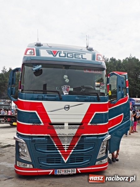 Zdjęcie w galerii na portalu naszraciborz.pl: Tłumy na zlocie Master Truck 2016 wiadomości z regionu