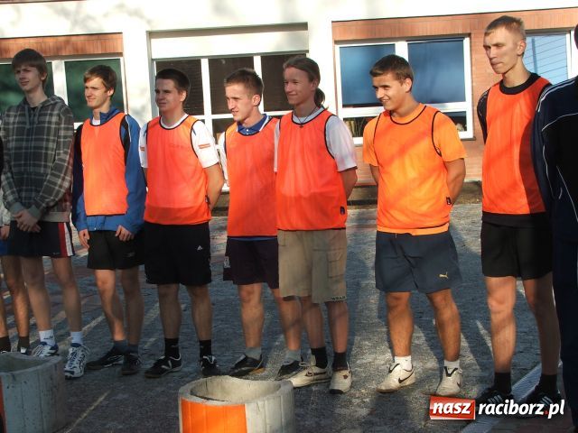 Zdjęcie w galerii na portalu naszraciborz.pl: I LO doczekało się nowego boiska wiadomości z regionu