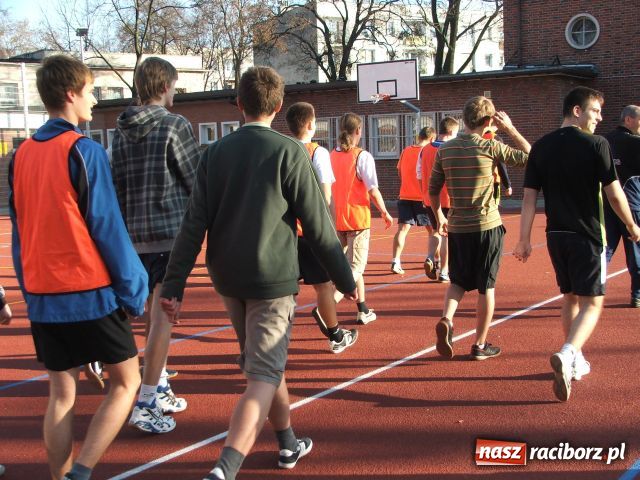 Zdjęcie w galerii na portalu naszraciborz.pl: I LO doczekało się nowego boiska wiadomości z regionu
