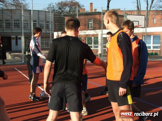 Zdjęcie w galerii na portalu naszraciborz.pl: I LO doczekało się nowego boiska wiadomości z regionu