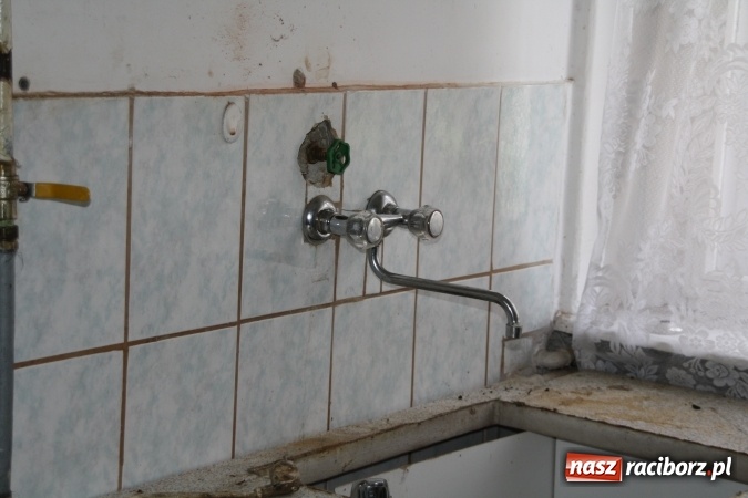 Zdjęcie w galerii na portalu naszraciborz.pl: Planowali, że będą żyć w lepszych warunkach, ale na planach się zakończyło  wiadomości z regionu