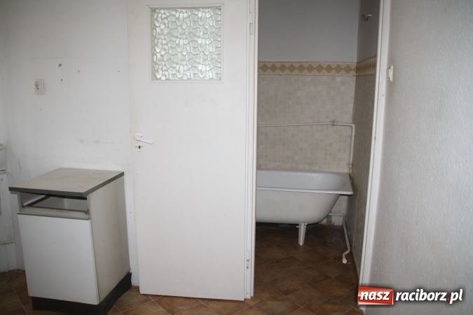 Zdjęcie w galerii na portalu naszraciborz.pl: Planowali, że będą żyć w lepszych warunkach, ale na planach się zakończyło  wiadomości z regionu