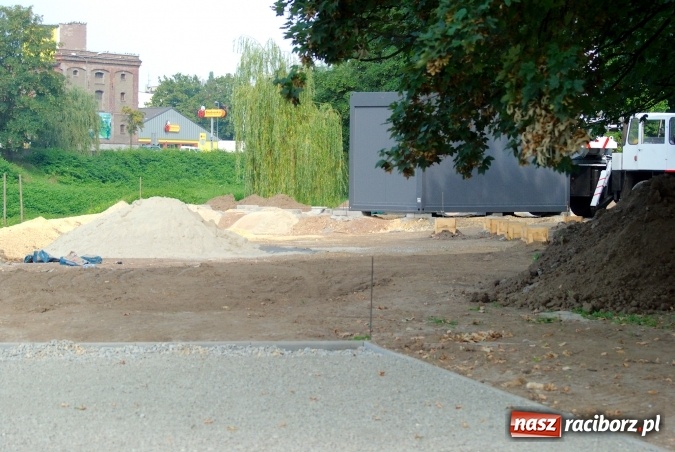 Zdjęcie w galerii na portalu naszraciborz.pl: Raciborska plaża w budowie. Sprawdź postępy prac na bulwarach nadodrzańskich wiadomości z regionu