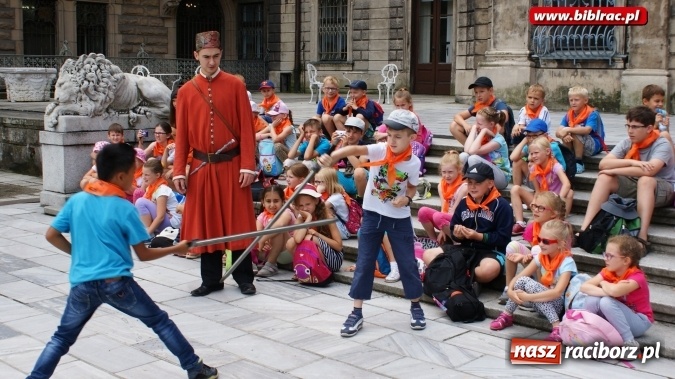 Zdjęcie w galerii na portalu naszraciborz.pl: Lato z biblioteką: wycieczka do Szkoły Magii i Czarodziejstwa  wiadomości z regionu
