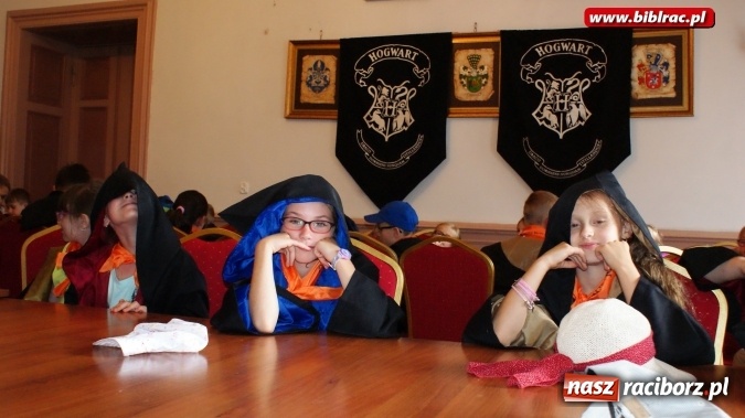 Zdjęcie w galerii na portalu naszraciborz.pl: Lato z biblioteką: wycieczka do Szkoły Magii i Czarodziejstwa  wiadomości z regionu
