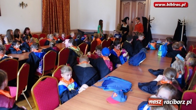 Zdjęcie w galerii na portalu naszraciborz.pl: Lato z biblioteką: wycieczka do Szkoły Magii i Czarodziejstwa  wiadomości z regionu