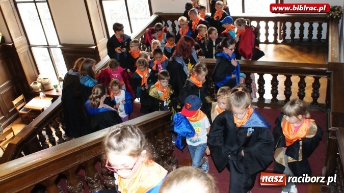 Zdjęcie w galerii na portalu naszraciborz.pl: Lato z biblioteką: wycieczka do Szkoły Magii i Czarodziejstwa  wiadomości z regionu