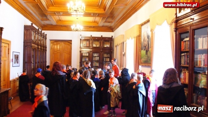 Zdjęcie w galerii na portalu naszraciborz.pl: Lato z biblioteką: wycieczka do Szkoły Magii i Czarodziejstwa  wiadomości z regionu