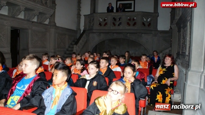 Zdjęcie w galerii na portalu naszraciborz.pl: Lato z biblioteką: wycieczka do Szkoły Magii i Czarodziejstwa  wiadomości z regionu