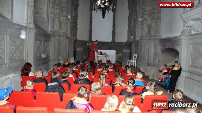 Zdjęcie w galerii na portalu naszraciborz.pl: Lato z biblioteką: wycieczka do Szkoły Magii i Czarodziejstwa  wiadomości z regionu