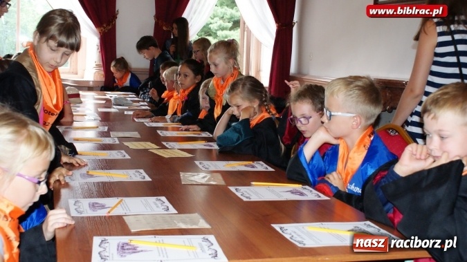 Zdjęcie w galerii na portalu naszraciborz.pl: Lato z biblioteką: wycieczka do Szkoły Magii i Czarodziejstwa  wiadomości z regionu