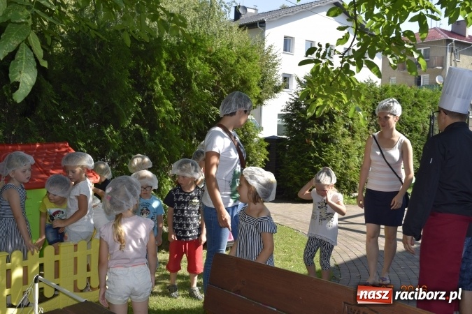 Zdjęcie w galerii na portalu naszraciborz.pl: Raciborskie przedszkolaki odwiedziły Lodziarnię pod Orzechem w Baborowie wiadomości z regionu