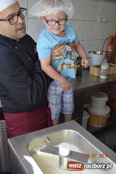 Zdjęcie w galerii na portalu naszraciborz.pl: Raciborskie przedszkolaki odwiedziły Lodziarnię pod Orzechem w Baborowie wiadomości z regionu