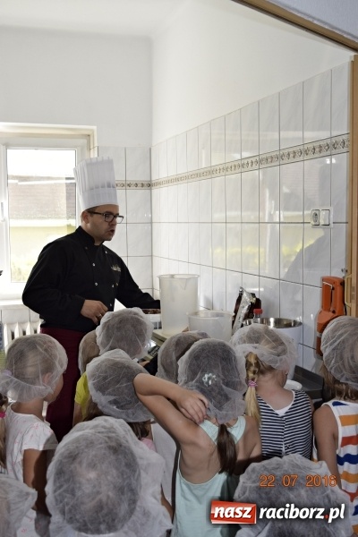 Zdjęcie w galerii na portalu naszraciborz.pl: Raciborskie przedszkolaki odwiedziły Lodziarnię pod Orzechem w Baborowie wiadomości z regionu