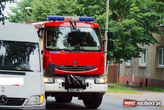 Zdjęcie w galerii na portalu naszraciborz.pl: Zderzenie mercedesa i skody na Ocickiej w Raciborzu wiadomości z regionu