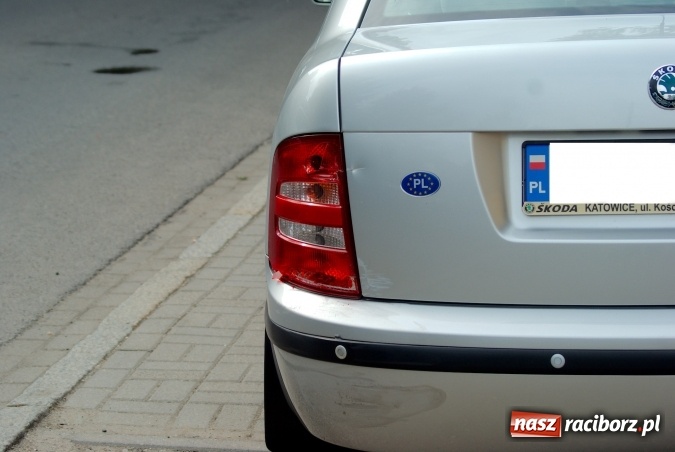 Zdjęcie w galerii na portalu naszraciborz.pl: Zderzenie mercedesa i skody na Ocickiej w Raciborzu wiadomości z regionu