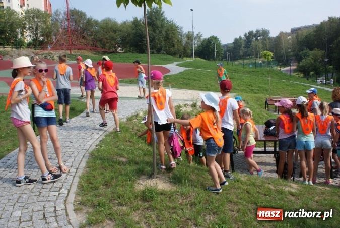 Zdjęcie w galerii na portalu naszraciborz.pl: Dzieci z klubu M-5 odwiedziły wodzisławskie Trzy Wzgórza wiadomości z regionu
