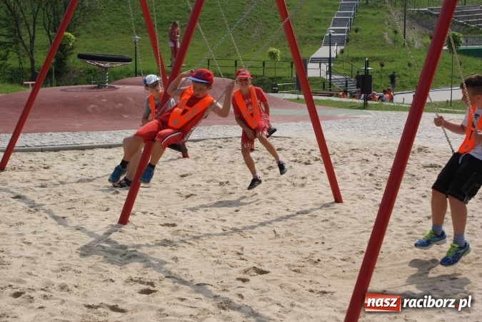 Zdjęcie w galerii na portalu naszraciborz.pl: Dzieci z klubu M-5 odwiedziły wodzisławskie Trzy Wzgórza wiadomości z regionu