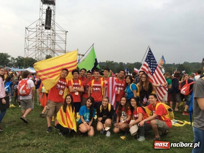 Zdjęcie w galerii na portalu naszraciborz.pl: Dekanat Pietrowice Wielkie pozdrawia ze Światowych Dni Młodzieży  wiadomości z regionu