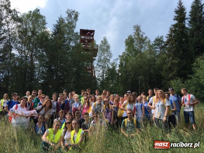 Zdjęcie w galerii na portalu naszraciborz.pl: Dekanat Pietrowice Wielkie pozdrawia ze Światowych Dni Młodzieży  wiadomości z regionu