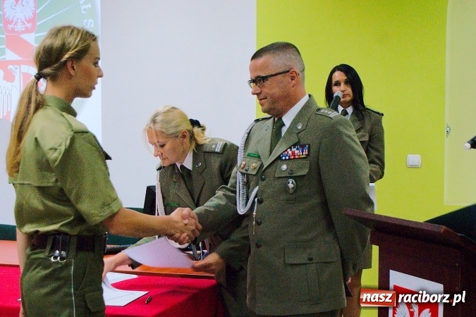 Zdjęcie w galerii na portalu naszraciborz.pl: Nowi funkcjonariusze ŚMOSG w Raciborzu złożyli dziś ślubowanie wiadomości z regionu