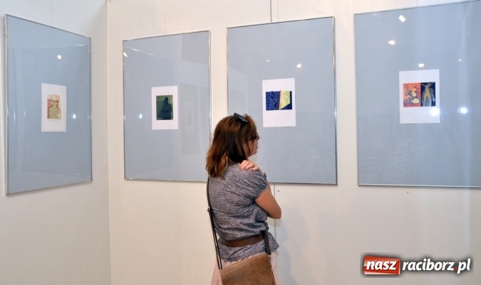 Zdjęcie w galerii na portalu naszraciborz.pl: Malarstwo i grafika Eckarda Alkera od wczoraj w raciborskim Muzeum  wiadomości z regionu