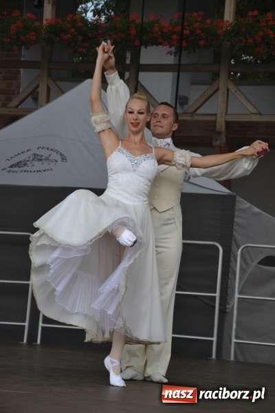 Zdjęcie w galerii na portalu naszraciborz.pl: Z nutką humoru - koncert operetkowy na zamku wiadomości z regionu