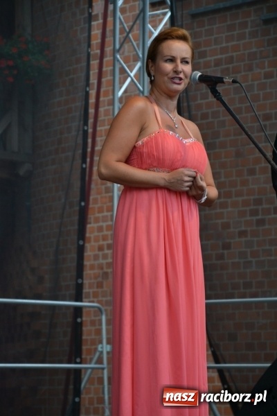 Zdjęcie w galerii na portalu naszraciborz.pl: Z nutką humoru - koncert operetkowy na zamku wiadomości z regionu