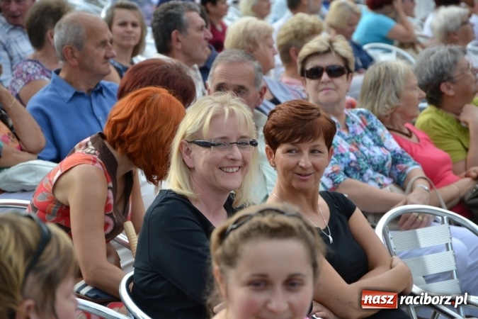 Zdjęcie w galerii na portalu naszraciborz.pl: Z nutką humoru - koncert operetkowy na zamku wiadomości z regionu