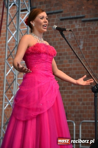 Zdjęcie w galerii na portalu naszraciborz.pl: Z nutką humoru - koncert operetkowy na zamku wiadomości z regionu