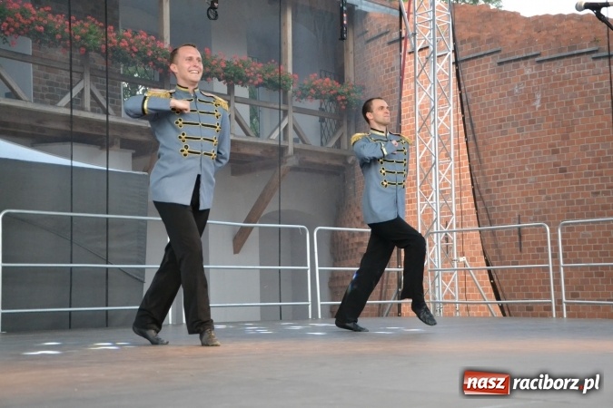 Zdjęcie w galerii na portalu naszraciborz.pl: Z nutką humoru - koncert operetkowy na zamku wiadomości z regionu