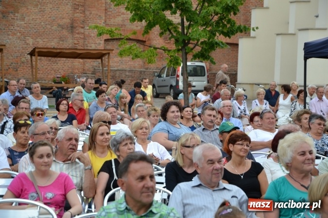 Zdjęcie w galerii na portalu naszraciborz.pl: Z nutką humoru - koncert operetkowy na zamku wiadomości z regionu