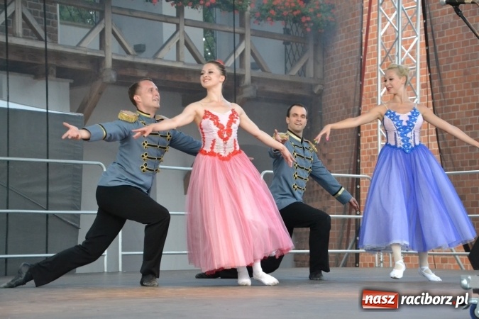 Zdjęcie w galerii na portalu naszraciborz.pl: Z nutką humoru - koncert operetkowy na zamku wiadomości z regionu