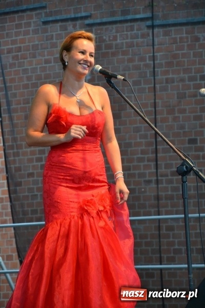 Zdjęcie w galerii na portalu naszraciborz.pl: Z nutką humoru - koncert operetkowy na zamku wiadomości z regionu