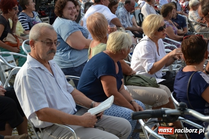 Zdjęcie w galerii na portalu naszraciborz.pl: Z nutką humoru - koncert operetkowy na zamku wiadomości z regionu