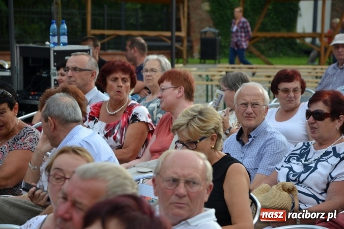 Zdjęcie w galerii na portalu naszraciborz.pl: Z nutką humoru - koncert operetkowy na zamku wiadomości z regionu