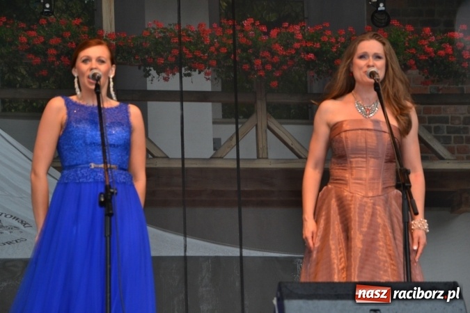Zdjęcie w galerii na portalu naszraciborz.pl: Z nutką humoru - koncert operetkowy na zamku wiadomości z regionu