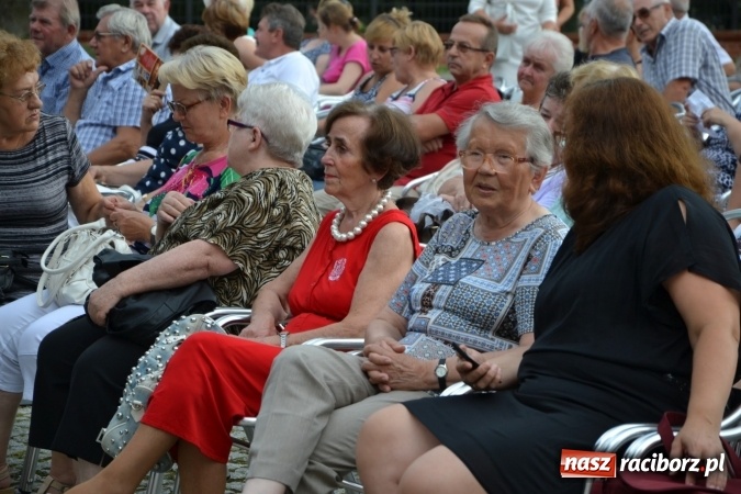 Zdjęcie w galerii na portalu naszraciborz.pl: Z nutką humoru - koncert operetkowy na zamku wiadomości z regionu