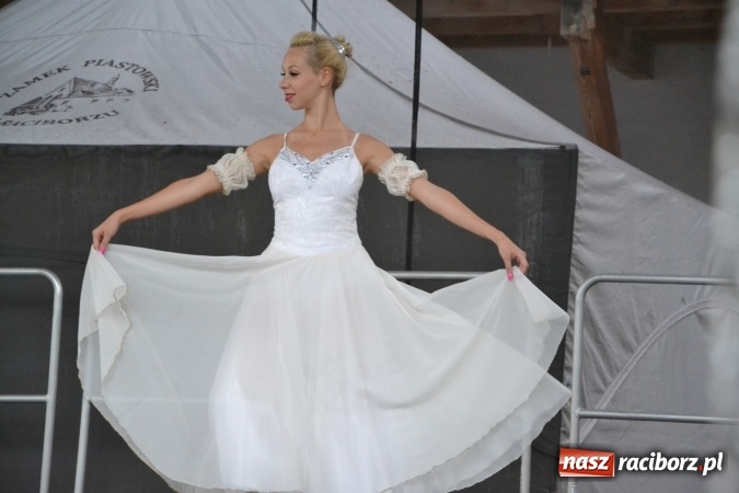 Zdjęcie w galerii na portalu naszraciborz.pl: Z nutką humoru - koncert operetkowy na zamku wiadomości z regionu