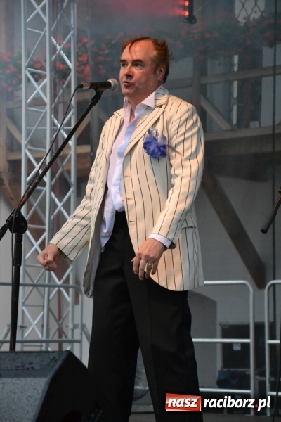 Zdjęcie w galerii na portalu naszraciborz.pl: Z nutką humoru - koncert operetkowy na zamku wiadomości z regionu