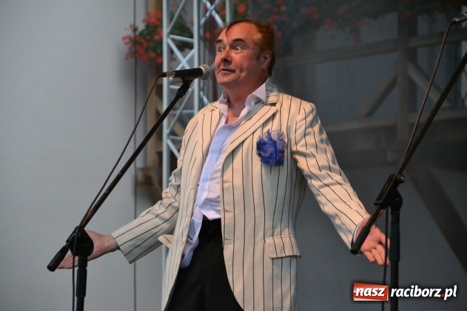 Zdjęcie w galerii na portalu naszraciborz.pl: Z nutką humoru - koncert operetkowy na zamku wiadomości z regionu