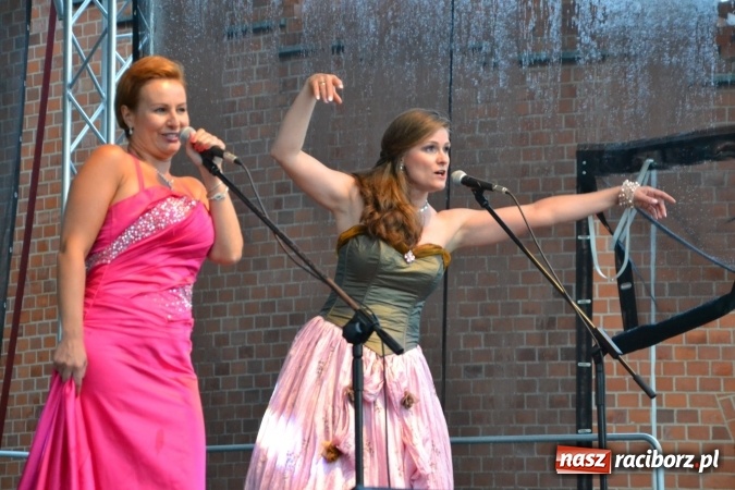 Zdjęcie w galerii na portalu naszraciborz.pl: Z nutką humoru - koncert operetkowy na zamku wiadomości z regionu