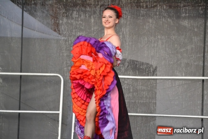 Zdjęcie w galerii na portalu naszraciborz.pl: Z nutką humoru - koncert operetkowy na zamku wiadomości z regionu