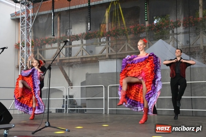 Zdjęcie w galerii na portalu naszraciborz.pl: Z nutką humoru - koncert operetkowy na zamku wiadomości z regionu