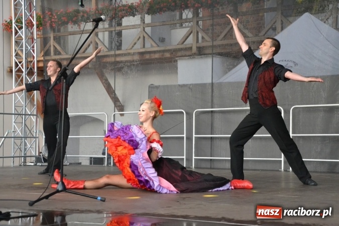 Zdjęcie w galerii na portalu naszraciborz.pl: Z nutką humoru - koncert operetkowy na zamku wiadomości z regionu