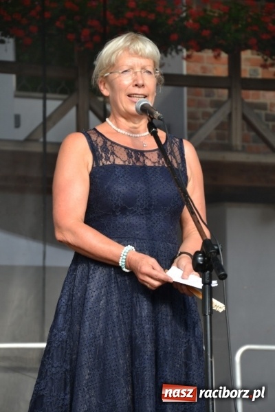 Zdjęcie w galerii na portalu naszraciborz.pl: Z nutką humoru - koncert operetkowy na zamku wiadomości z regionu