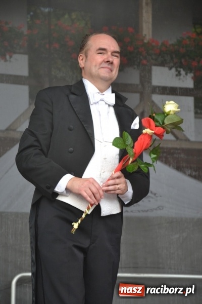 Zdjęcie w galerii na portalu naszraciborz.pl: Z nutką humoru - koncert operetkowy na zamku wiadomości z regionu